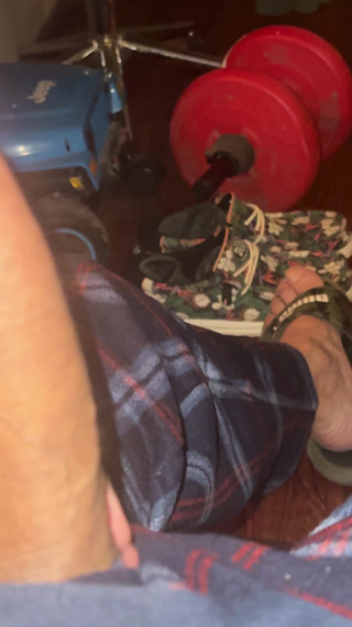 It feels so good to play with your man meat mmmmmm