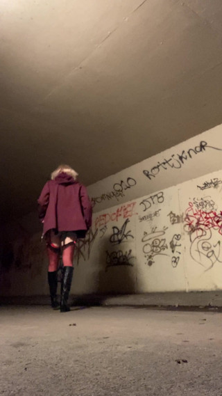 A slut in a tunnel thumbnail