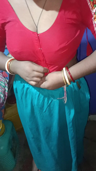 Indian desi girl enjoys sex