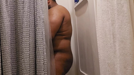 Peeking on Black Step Dad Jerking Off in the Shower