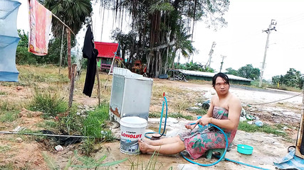 FN032 I am taking a shower