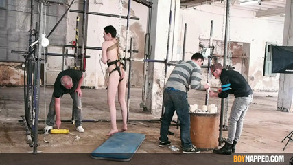 Submissive Twink Taylor Mason Gets The Final Play With Shame
