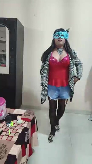 Crossdresser strips thumbnail