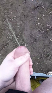 Pee in the nature