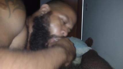 I sucked my straight friend's big cock in secrecy.
