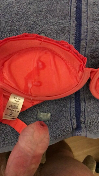 Cum in bra