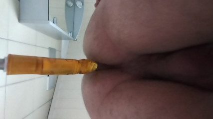A quick anal sessionpreparation for the weekend ahead