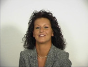 Hairy mature pleasures herself at the casting