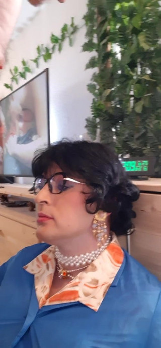 Milf Ilona sucks her Man and gets his cum