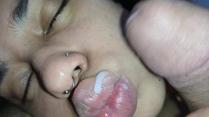 PRECATION THE SLUT'S LIPS WITH LOTS OF CUM, WHICH DRIP INTO HER MOUTH