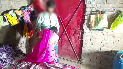 Secret sex in broad daylight, brother-in-law entered the sister-in-law's room and persuaded the sister-in-law to her, then sucked the nipples, choosing the sister-in-law, the sister-in-law landed the muscle and stood up to the doctor.