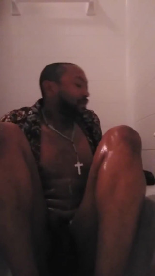 Exclusive shower scene