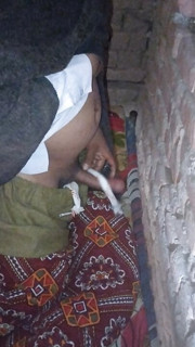 Zaheer bull masturbation with oil on bed