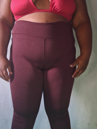 Hot mom of my friend wearing leggings to go to the gym