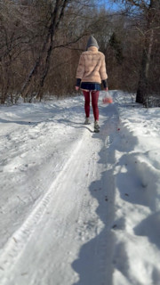I pick fruit without panties in the snow