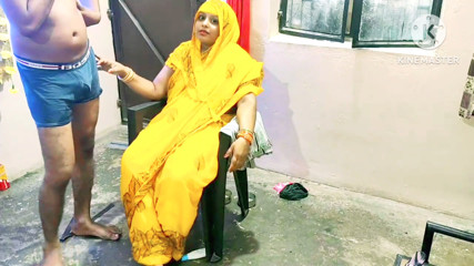 Neighbour's Bhabhi had sex with the electrician