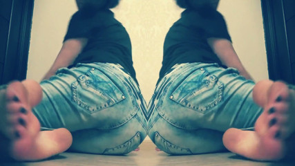 Bare feet in jeans JOI CEI