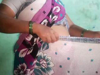 Long hire Housewife aunty sary chenging