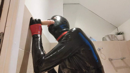 Dildo sucking latex sissy slut, Alice Latexy (latexdesires) thumbnail