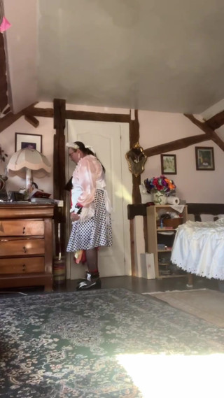 In vintage boniche outfit to put shackles and work with for a day thumbnail