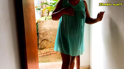 Curvy Indian Hot Aunty Jaanu Bathing