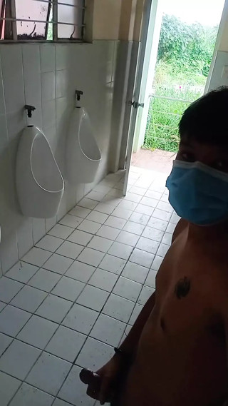 Rentaboy Outdoors Sessions: the Public Toilet