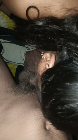 Muh me chusaya fir uski tight chut me diyaa lund