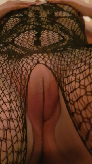 she is hot and touch herself