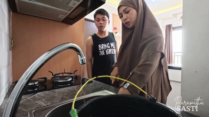 My Hijab Neighbor Get Fucked When Asking for Help Fixing Tap Water