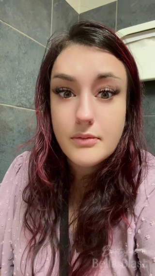 BBW Eye Contact Toilet Farts and Log Plops Intimate POV with Bella Blast