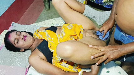 Ma Ke Kohne Por Souteela Bap Ne Beti Ko Chud Diya with Moining