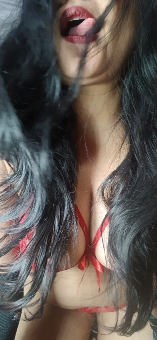 sexy girl all boys ko Bula Rahe chhodane ke liye????