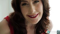 Big-titted MILF Melody Mynx DPs herself