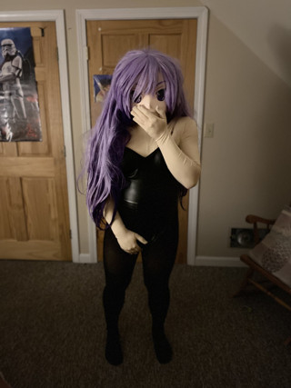 Kig bunny plays with herself in cute stockings thumbnail