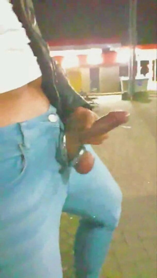 Slutboyben CAM4 Exposed at Gas Station