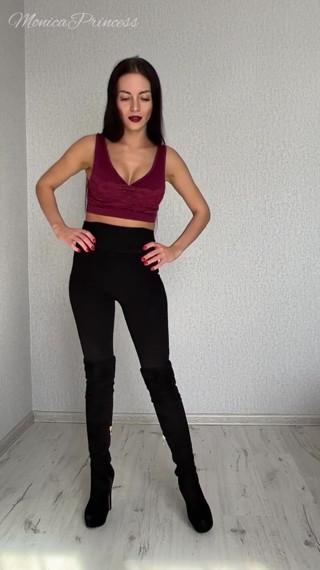 Giantess Squeezes Tiny Men and Eats