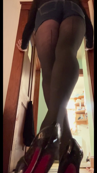 Long Legs to Wrap You in My Love - Follow the Backseams...!