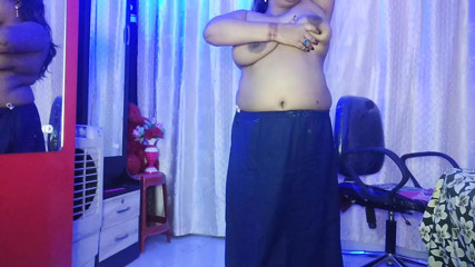 Hotgirl21 riyajibansalji or jaane_baharji model live perform her own sexy juisy boobs show. thumbnail