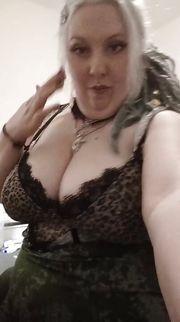 KinkyCurvyQueen video