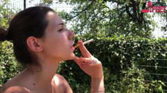 Summer, foot fetish and smoking with Petra