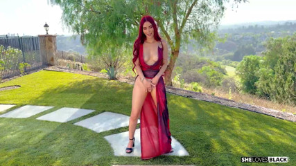 Scarlette Moon Flaunts Her Shaved Pussy Outdoor
