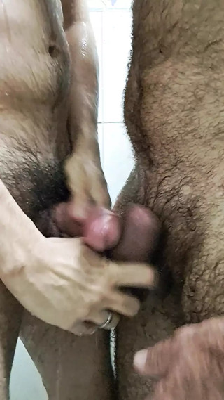 Two naughty males fucking in the bath