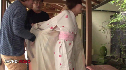 Passionate Aoi Mizunos JAV Outdoor Blow Job Shows Her Unique Skills