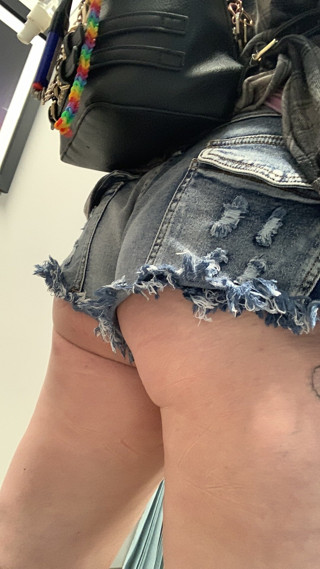 Hung bbc raw dogging his sissy femboy thumbnail