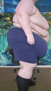 SSBBW Puts Clothes on After Shower Body