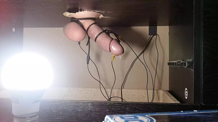 Cock milked in a gloryhole with 2bestim
