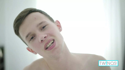 Aaron Has Spermed His Own Chest &amp; Abs In Solo Session Video!