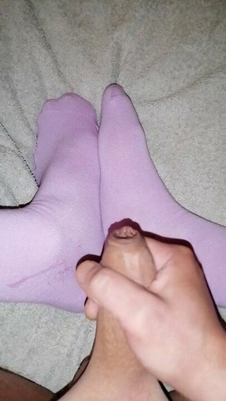 I cum on pink socks