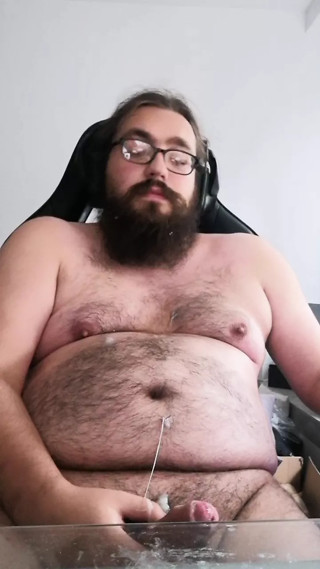 Chub talks about getting fatter and cums