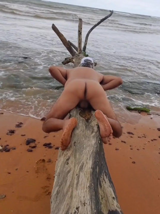 Ladysilva My Big Ass on the Beach thumbnail